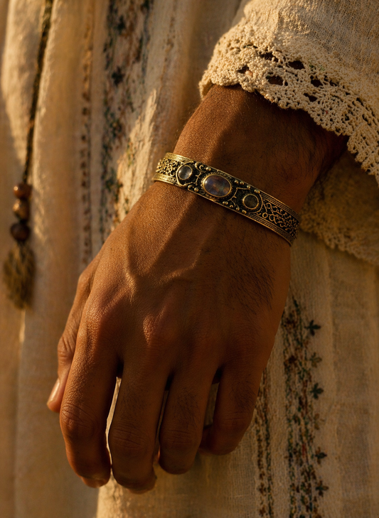 Aurum Veil Cuff