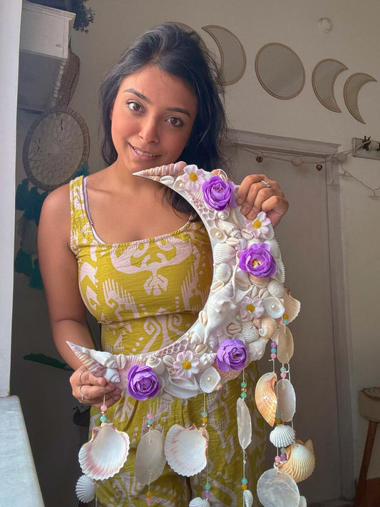 Serene Shell Mooncatcher