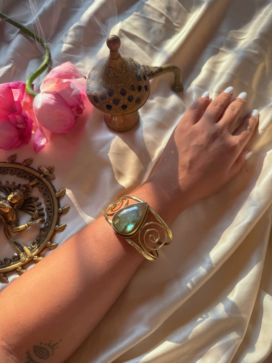Moonfire Labradorite Cuff