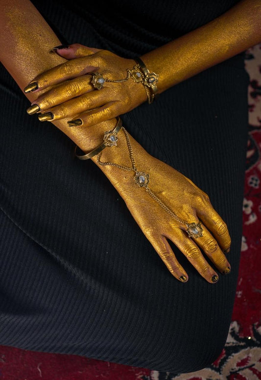 Serenity Moonstone Hathphool