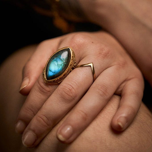 Labradorite Vanki Ring