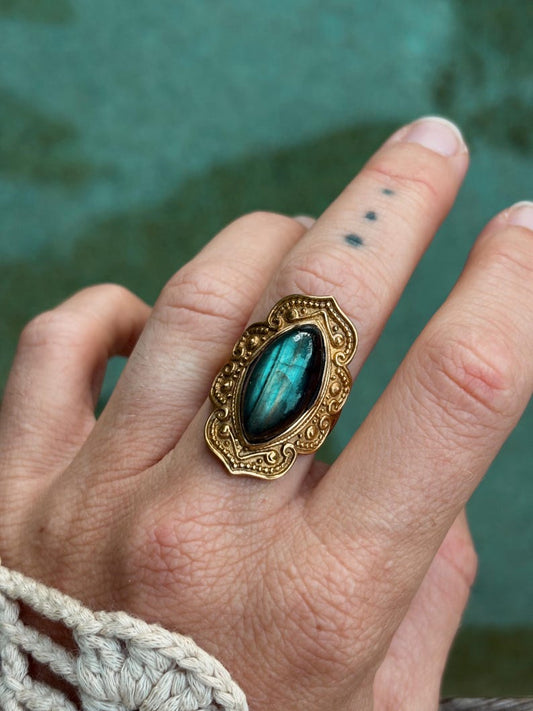 Labradorite Rani Ring