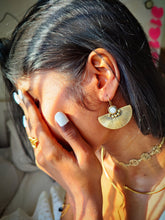 Load image into Gallery viewer, Moonstone fan earrings
