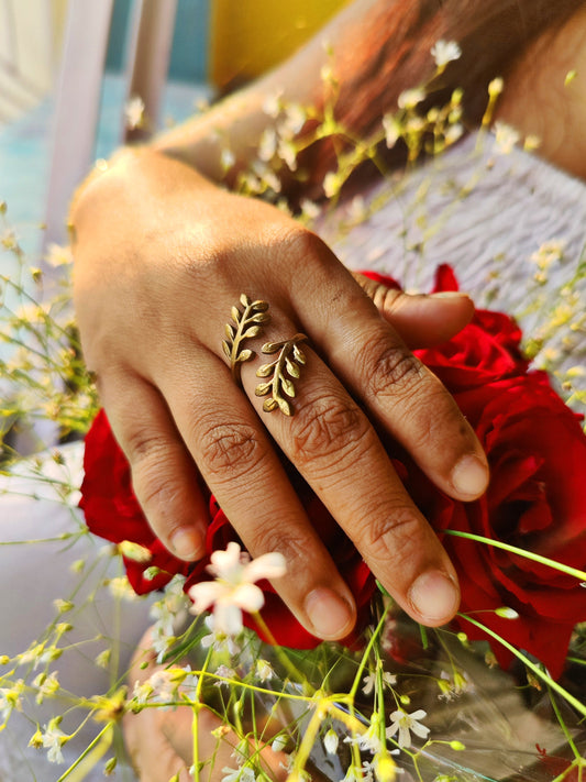 Fern Twisted Ring