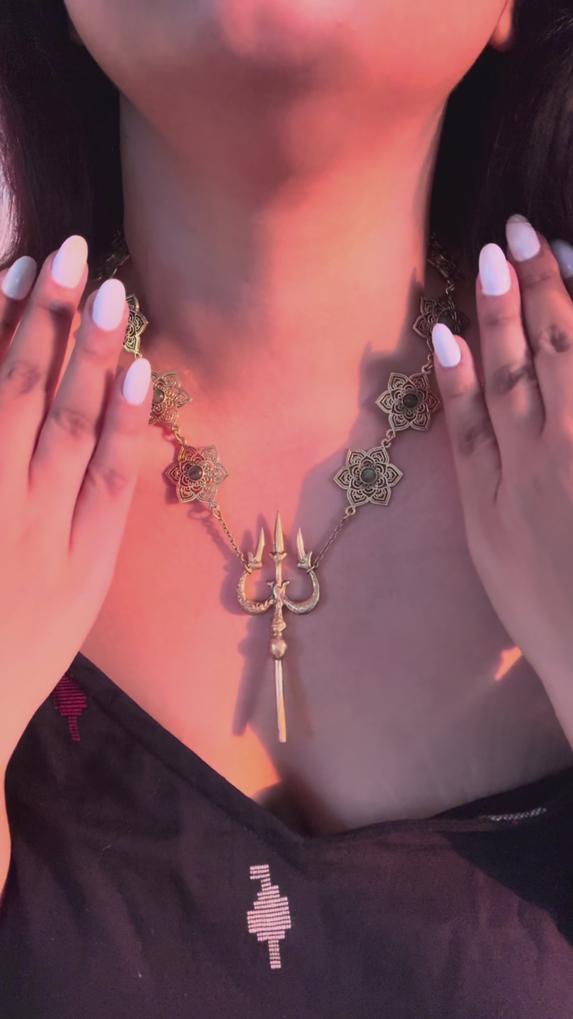 Trishakti Labradorite Chain