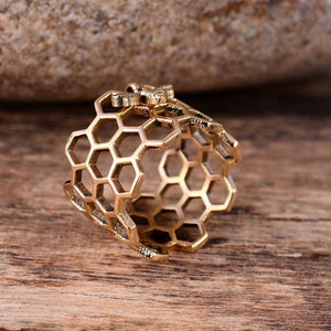 Honey Comb With Bee Ring