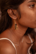 Load image into Gallery viewer, Sundhara Earrings
