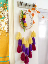 Load image into Gallery viewer, Flower Oval Tassle Dreamcatcher
